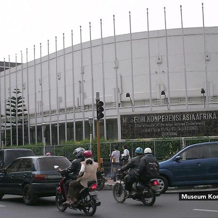 Bantal Guling Alun Alun Bandung Hotel Exterior photo