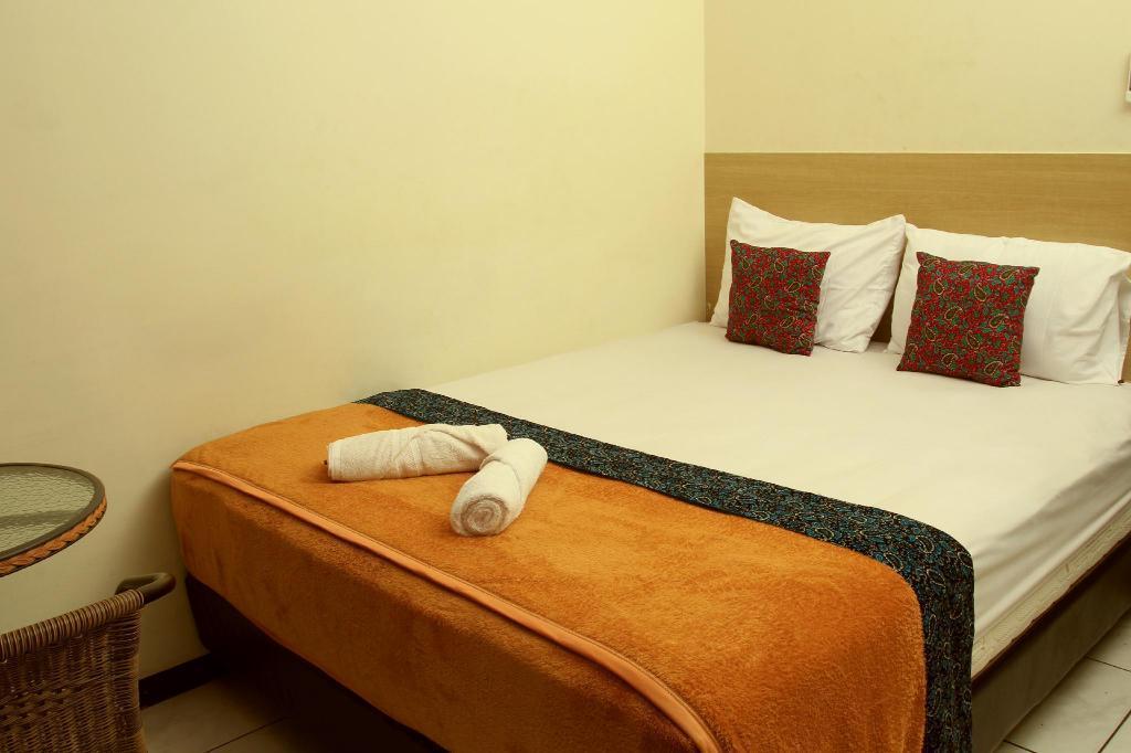 Bantal Guling Alun Alun Bandung Hotel Exterior photo