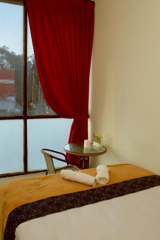 Bantal Guling Alun Alun Bandung Hotel Exterior photo
