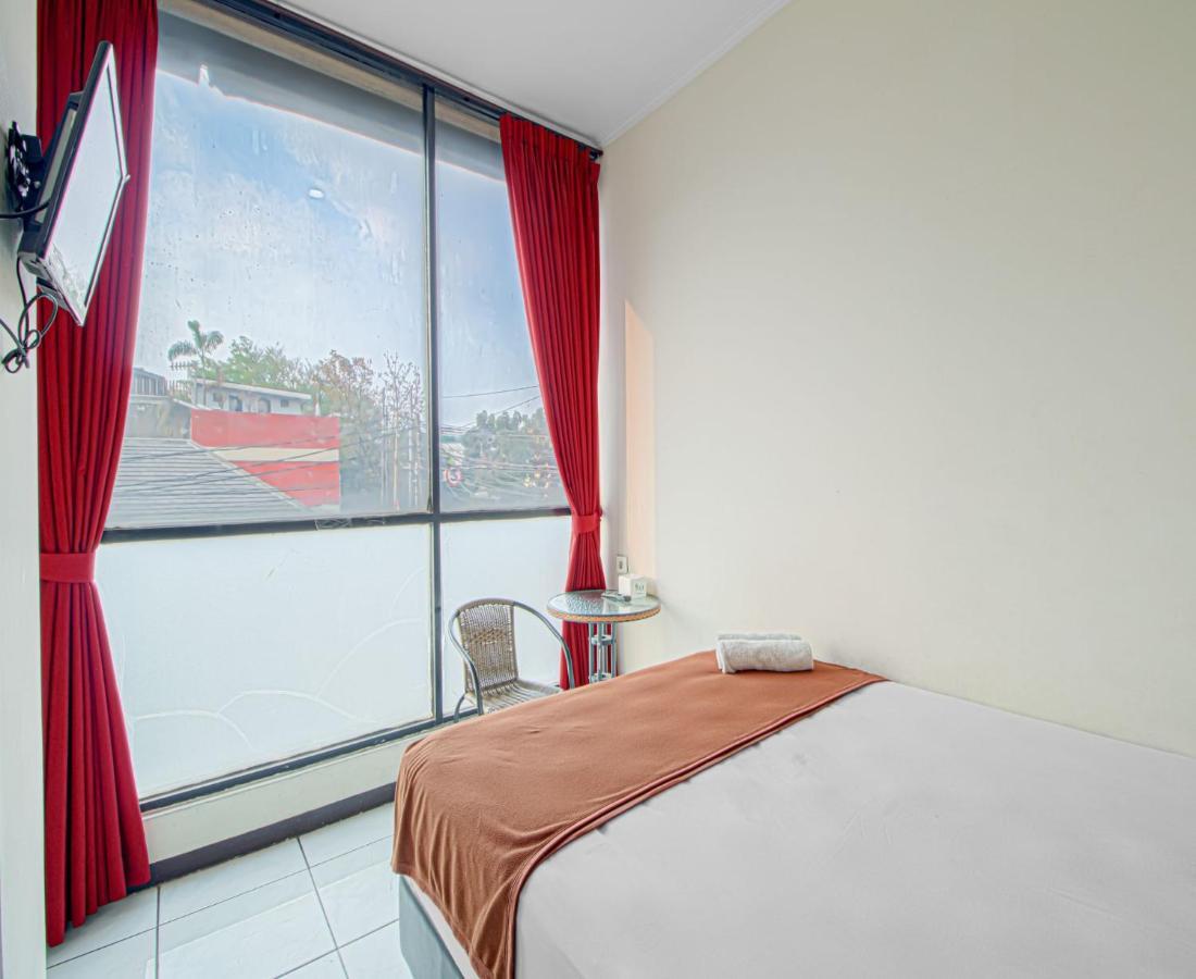 Bantal Guling Alun Alun Bandung Hotel Exterior photo