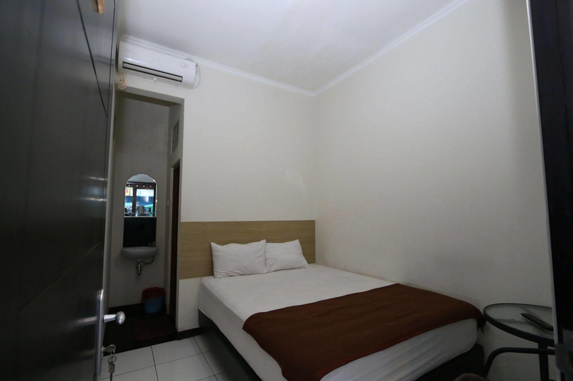 Bantal Guling Alun Alun Bandung Hotel Exterior photo